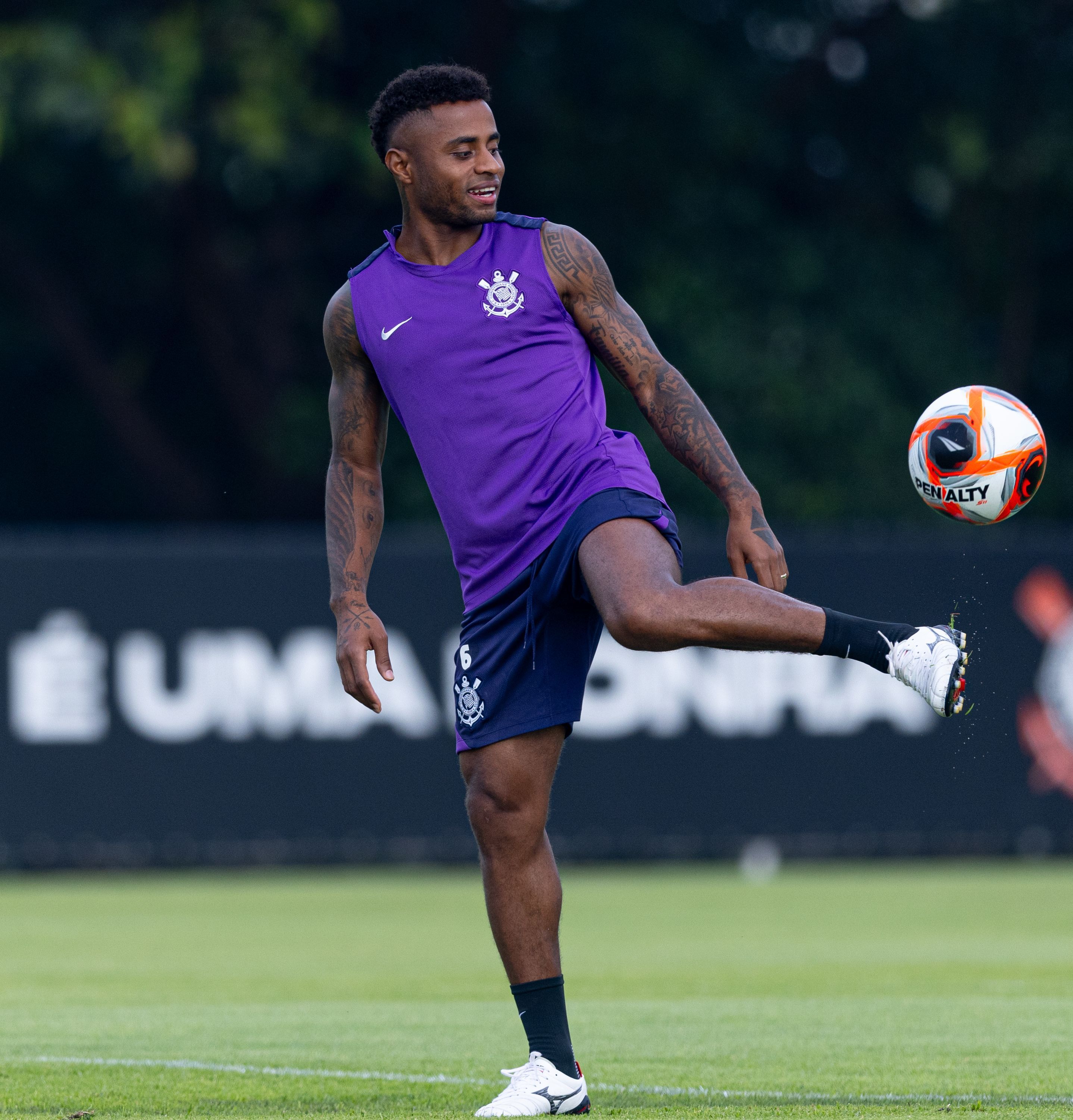 Entenda por que Diego Palacios perdeu espaço no Corinthians