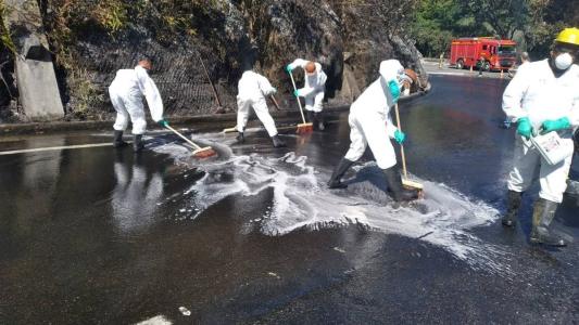 Agentes seguem limpando a BR-040