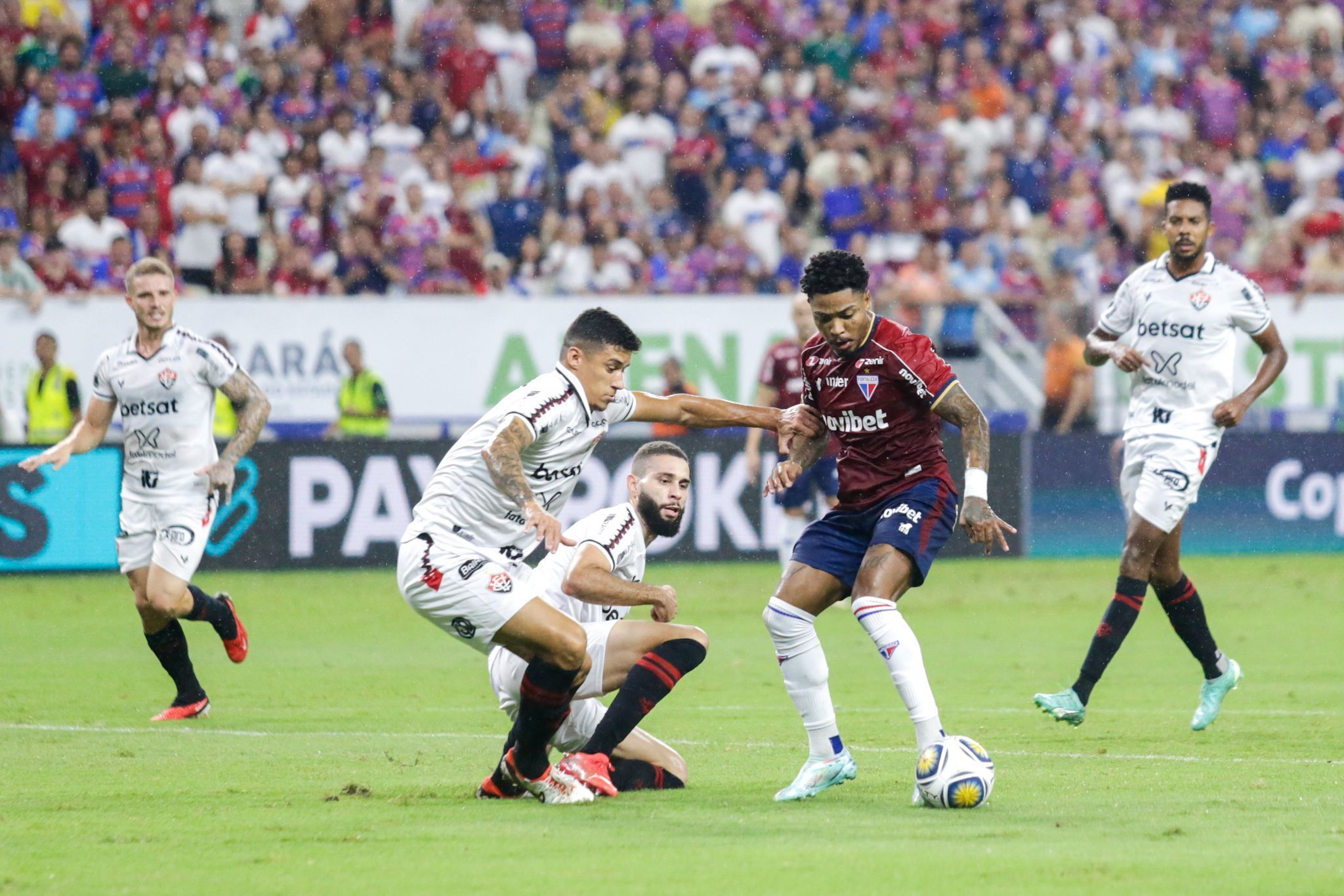 Vitória vence Fortaleza e entra no G4 da Copa do Nordeste