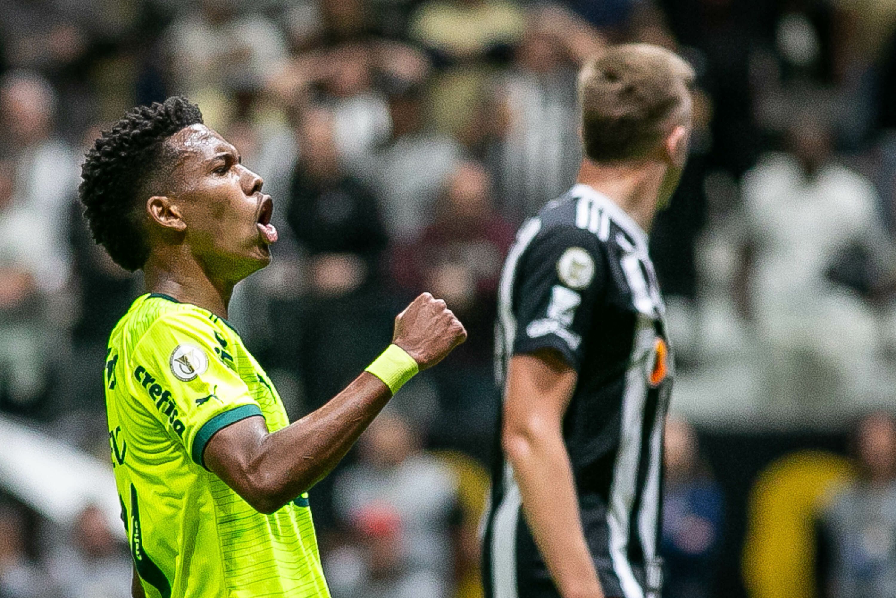 Atlético é goleado pelo Palmeiras em jogo com Hulk expulso e golaço de Estêvão