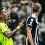 Atlético é goleado pelo Palmeiras em jogo com Hulk expulso e golaço de Estêvão