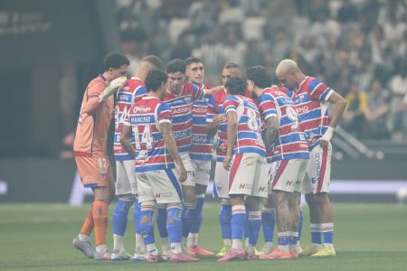 Equipe do Fortaleza antes de jogo contra o Atlético
