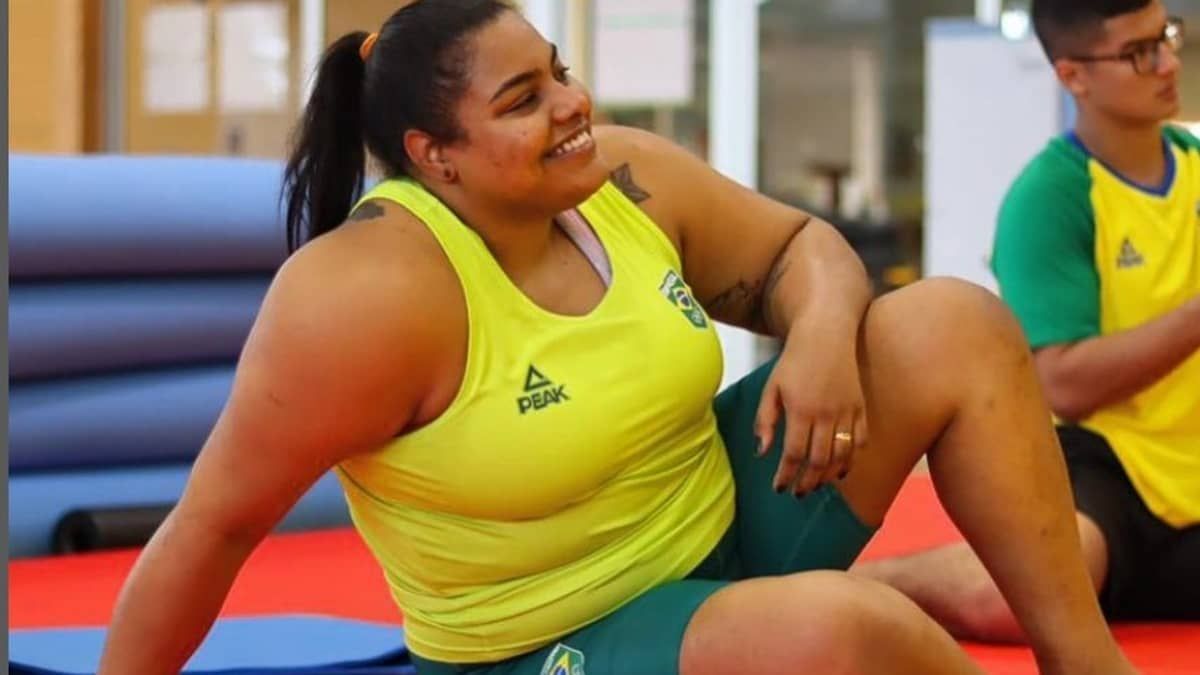 Judoca Maria Suelen anuncia aposentadoria após grave lesão em Tóquio 