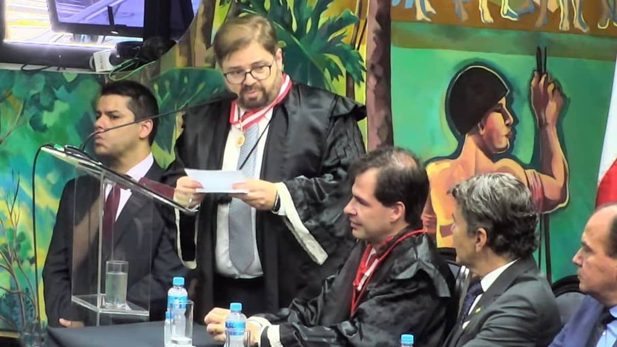Agostinho Patrus toma posse no TCE-MG e defende foco no combate às desigualdades sociais