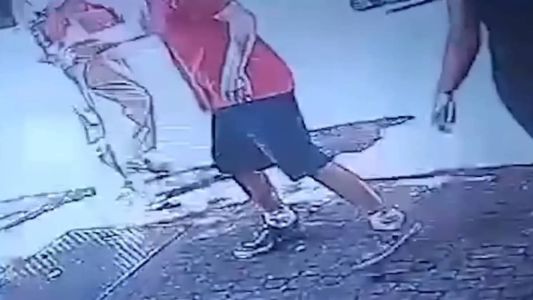 Agressão foi registrada por câmeras de segurança