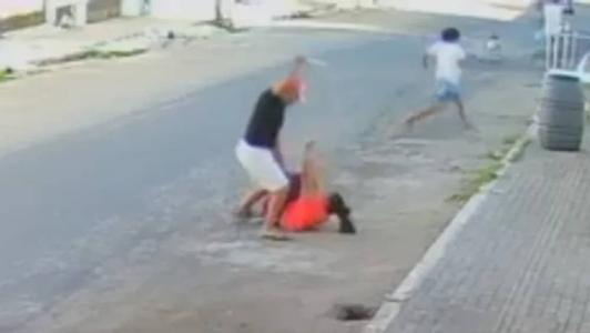 Agressão foi registrada por câmeras de segurança