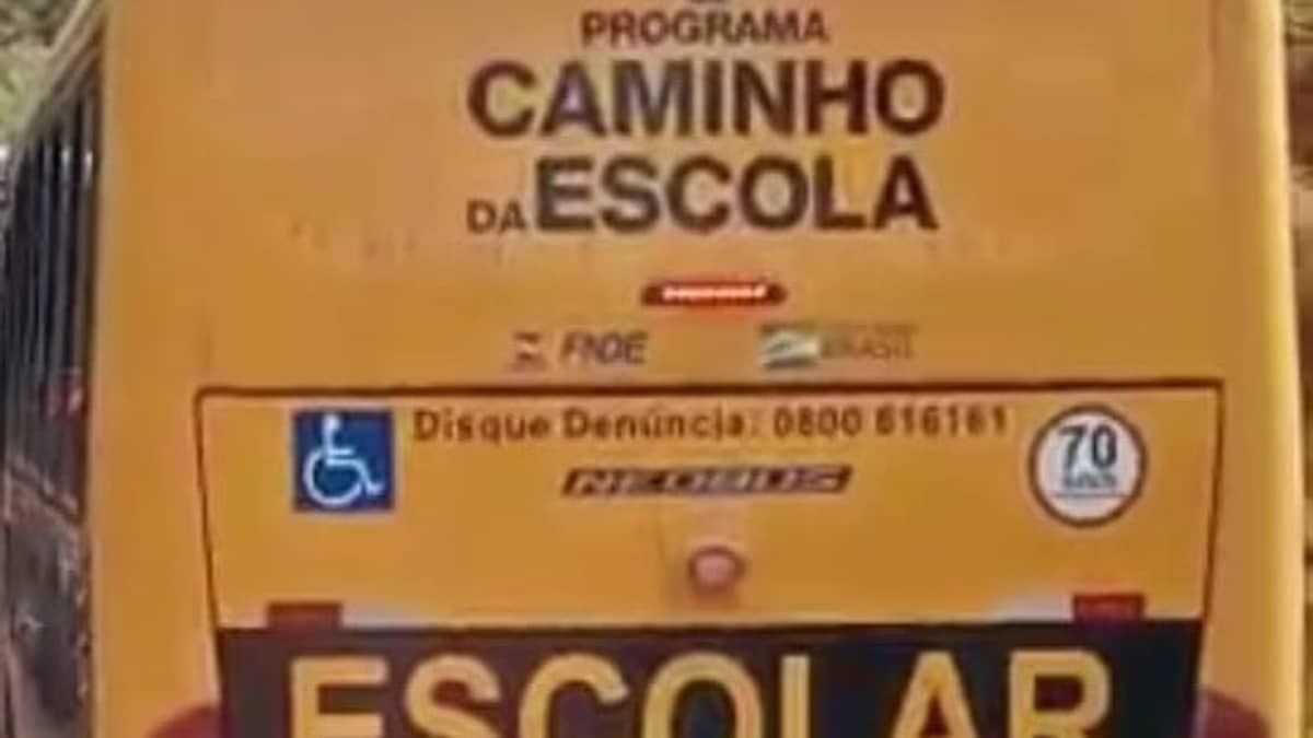 Menino autista de 8 anos caiu no chão de escolar ao ser atingido por vereador 