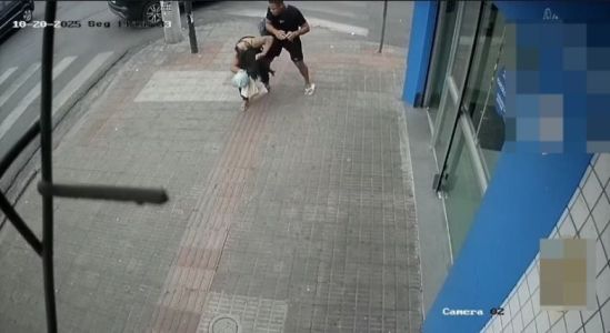 Agressões aconteceram no meio da rua e duraram 12 segundos
