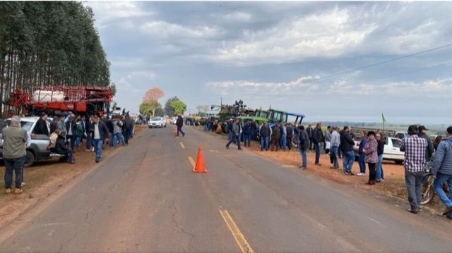 Confrontos entre indígenas e ruralistas, “tratoraço” em Porto Alegre: é o lado político do agro