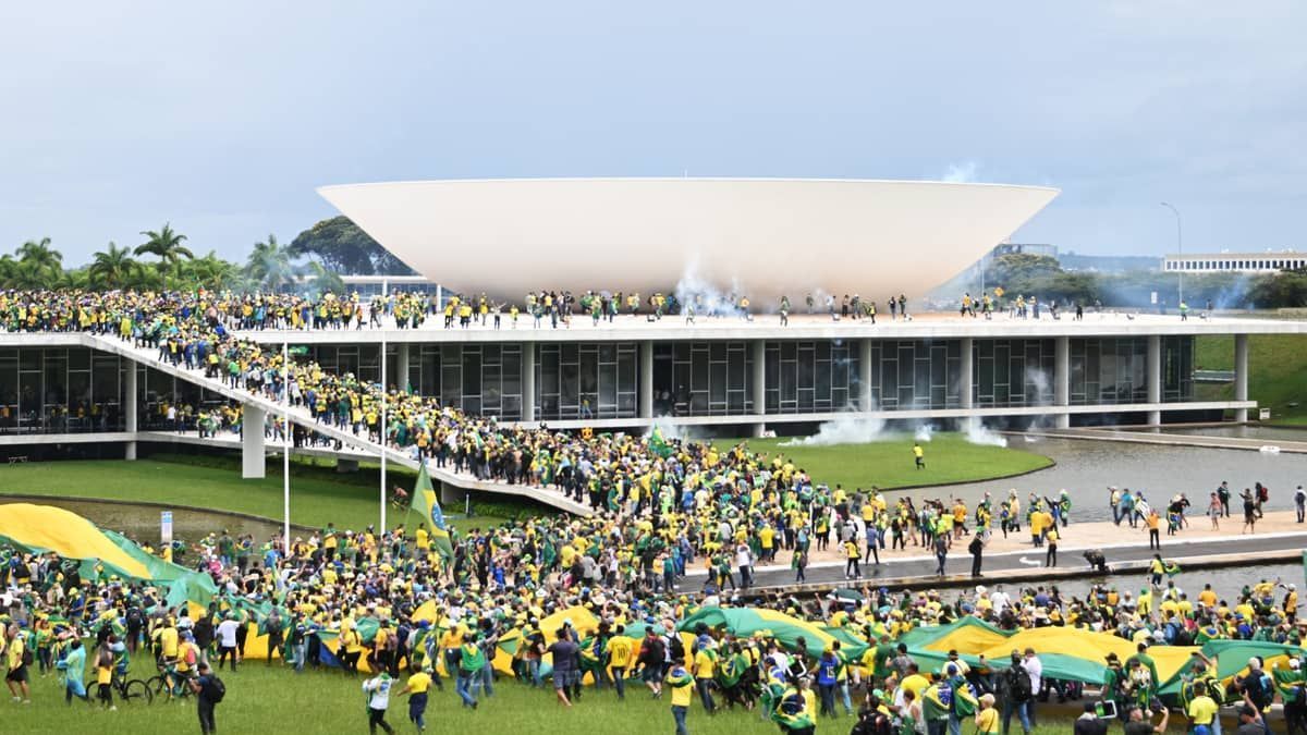 Suspeitos de financiar atos golpistas fizeram doação para campanha de Bolsonaro