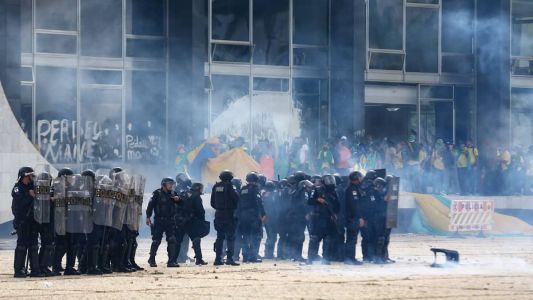 AGU processa 27 pessoas que fizeram posts incentivando ataques às sedes dos Três Poderes