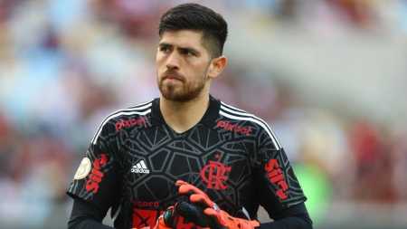 Agustín Rossi assumiu a titularidade do Flamengo no segundo semestre