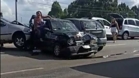 Ainda não há informações de vítimas no acidente