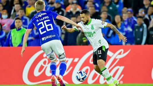 Ainda no primeiro tempo, Felipe Azevedo empatou o jogo no estádio El Campin