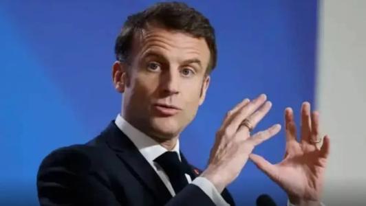 Ainda ontem, a polícia parisiense prendeu o homem que atacou as vítimas com uma faca e um martelo, afirmou o ministro do Interior da França.