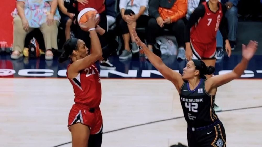 Estrela do basquete quebra, com jogos a menos, recorde de pontos na WNBA