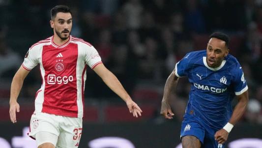 Ajax e Olympique empatam