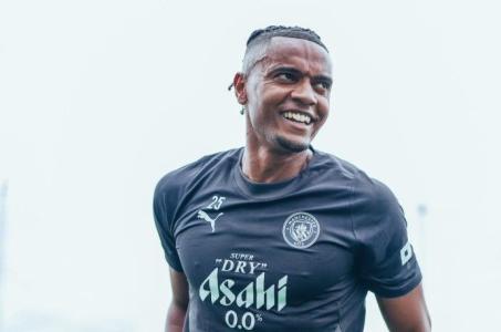 Manuel Akanji durante pré-temporada do Manchester City para 2025/2026