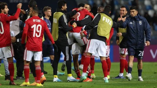 Al Ahly comemora classificação para as quartas de final do Mundial de Clubes