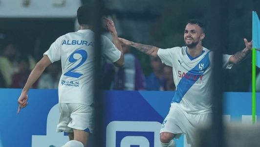 Al-Hilal vence com gol de Michael