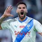 Sem Neymar, Mitrovic marca e Al-Hilal goleia Al-Raed pelo Campeonato Saudita