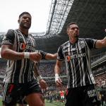 Paulinho e Hulk marcam, Atlético vence América e fica perto da final do Mineiro