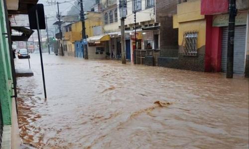 Alagamento na Rua Diva Garcia no Linhares - Foto Redes Sociais Reprodução.jpg