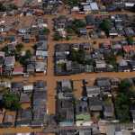 Rio Acre sobe mais dez centímetros e atinge segunda maior cheia da história