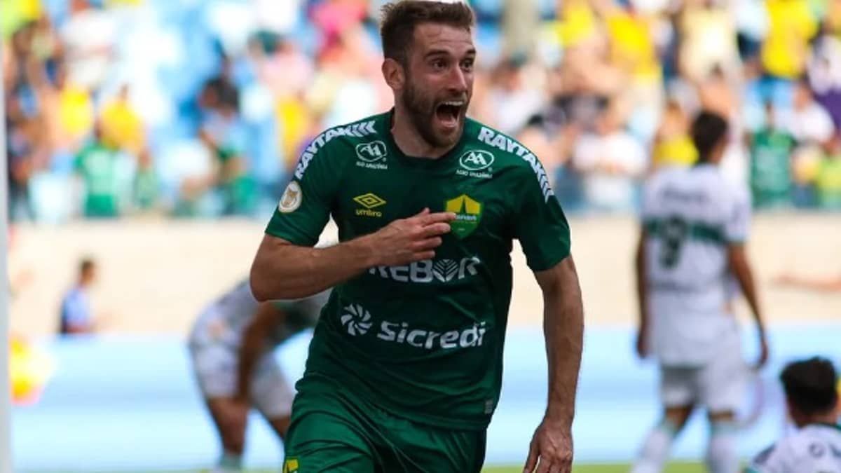 Zagueiro do Cuiabá quase reforçou o Cruzeiro para o Campeonato Brasileiro