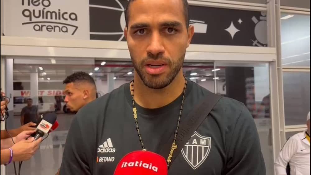 Alan Kardec comemora assistência em retorno ao Atlético após lesão