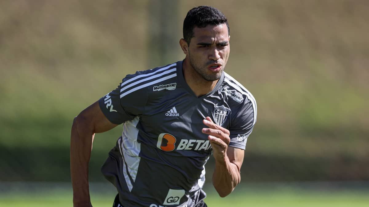 Atlético: Kardec segue na fisioterapia e deve ser opção para Coudet a partir de fevereiro