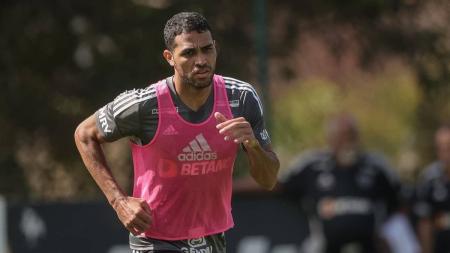 Alan Kardec vai ficar no banco de reservas contra o Fluminense