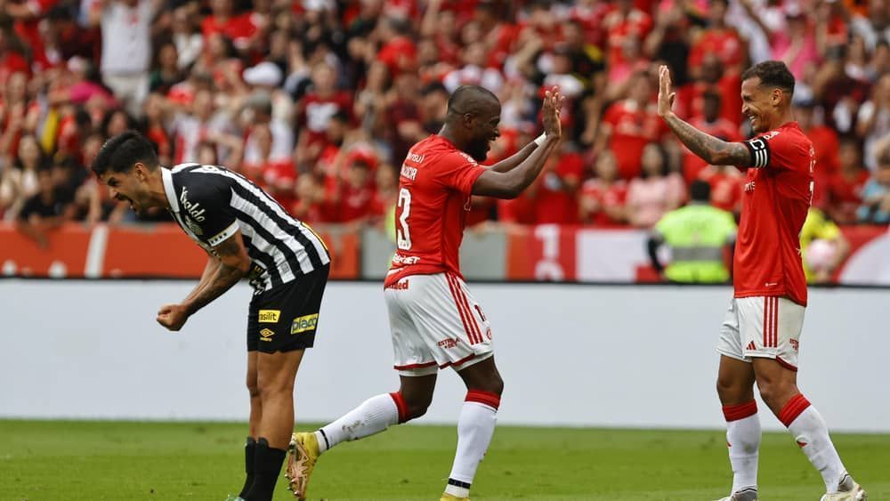 Inter atropela o Santos na maior goleada do Brasileirão em 2023 e se afasta do Z4 