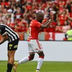 Inter atropela o Santos na maior goleada do Brasileirão em 2023 e se afasta do Z4 