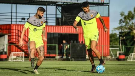 Alan Ruiz (D) se tornou peça fundamental na equipe do Sport