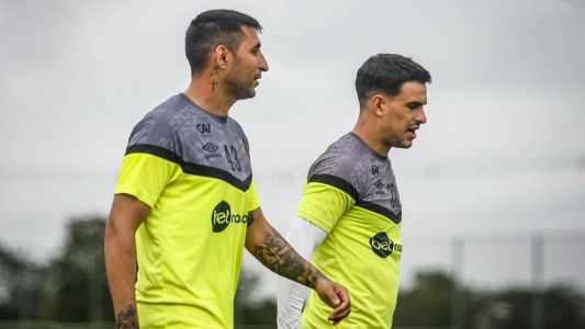 Alan Ruiz (E) fez a estreia pelo Sport na última sexta-feira
