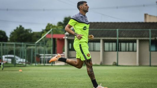 Alan Ruiz está suspenso para o próximo jogo do Sport