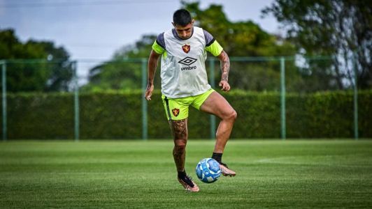 Alan Ruiz, meia do Sport