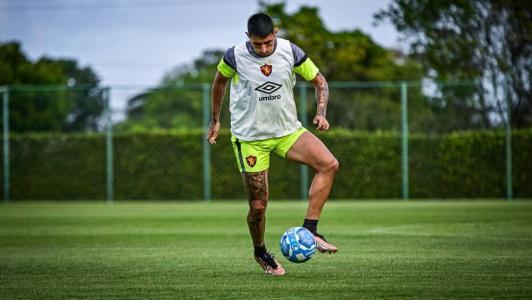 Alan Ruiz, meia do Sport
