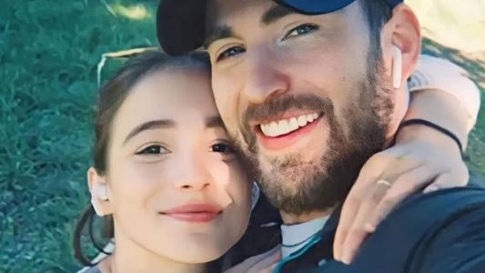 Alba Baptista e Chris Evans estão casados
