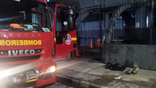 Albergue pega fogo após caixa d'água transbordar e provocar curto circuito