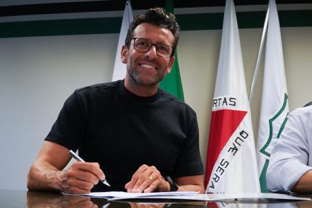 Alberto Valentim renovou contrato com o América até o fim de 2026
