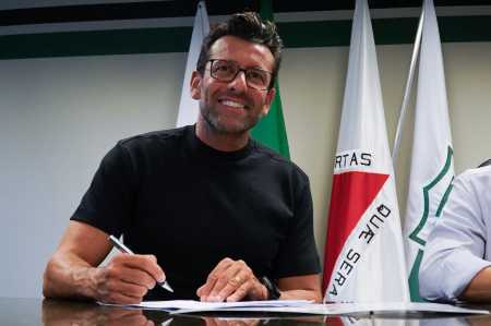 Alberto Valentim renovou contrato com o América até o fim de 2026