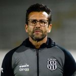 América encaminha contratação do técnico Alberto Valentim