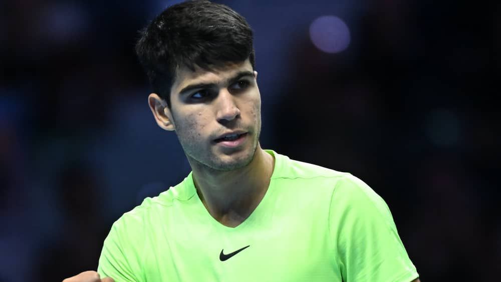 Alcaraz supera Rublev e vence a primeira no ATP Finals