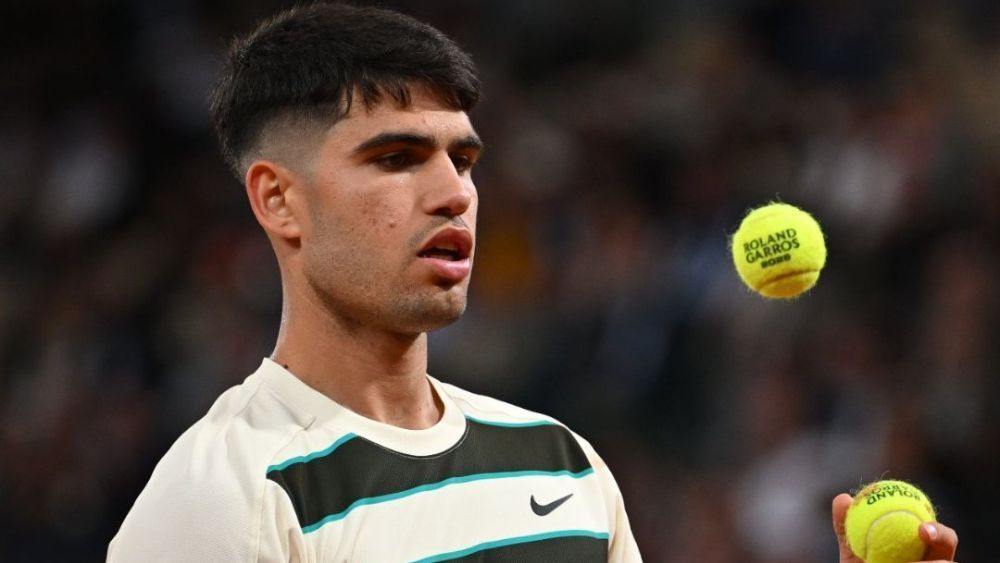 Alcaraz domina Maroszan e vai à terceira rodada de Roland Garros