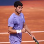 Alcaraz ganha fácil no reencontro com Fils e avança à final do Torneio de Barcelona