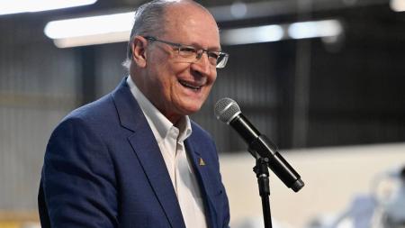 Alckmin visitou empresa do setor da saúde em Lagoa Santa nesta quinta-feira (16)