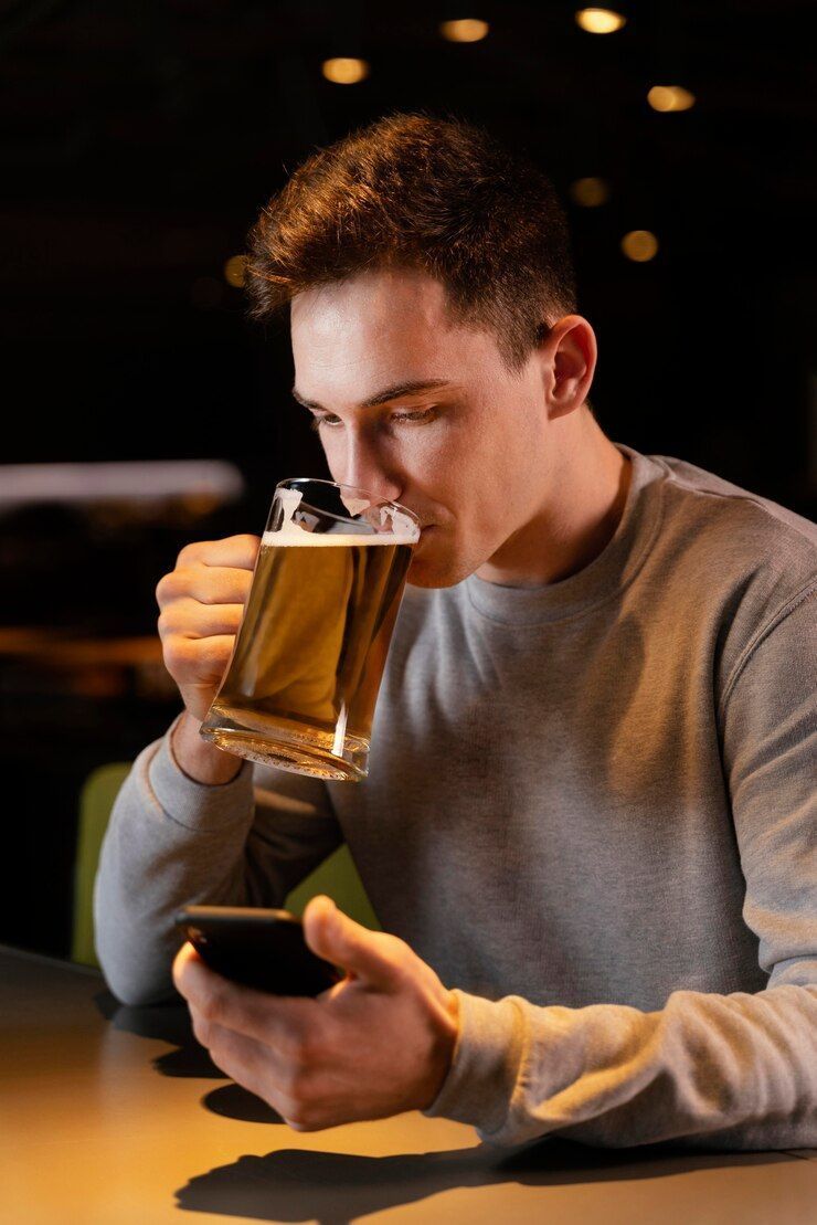 Consumo de álcool, mesmo em pequenas quantidades, acelera envelhecimento cerebral