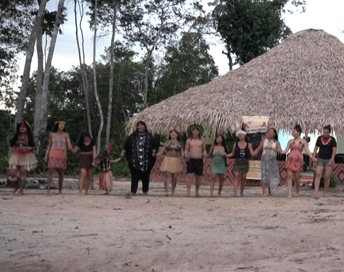 Comunidade indígena faz ritual para abençoar 'Ainda Estou Aqui' no Oscar